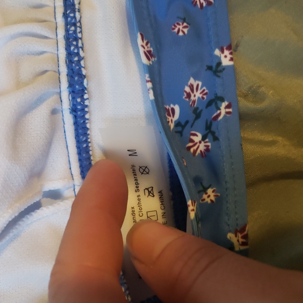 Blue floral 3 piece bikini - Picture 5 of 7